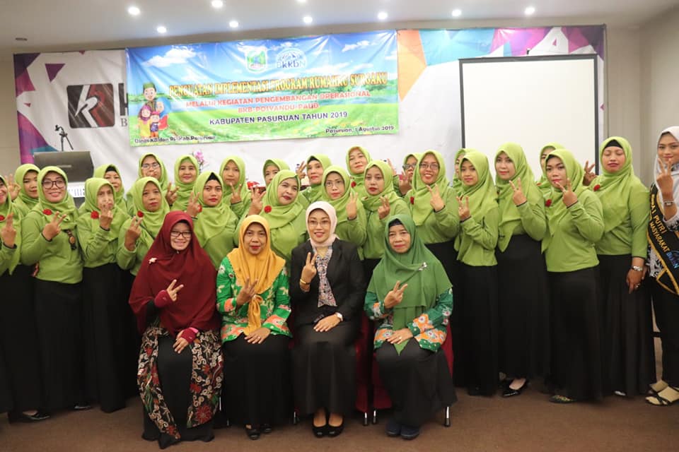 Kegiatan Penguatan Implementasi Program Rumahku Surgaku melalui pengembangan operasional BKB-POSYANDU-PAUD