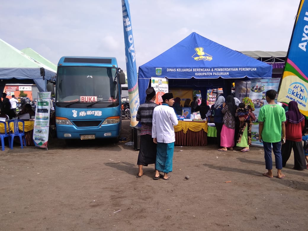PELAYANAN KB MOMENTUM DI ACARA KENDUREN MAS KABUPATEN PASURUAN